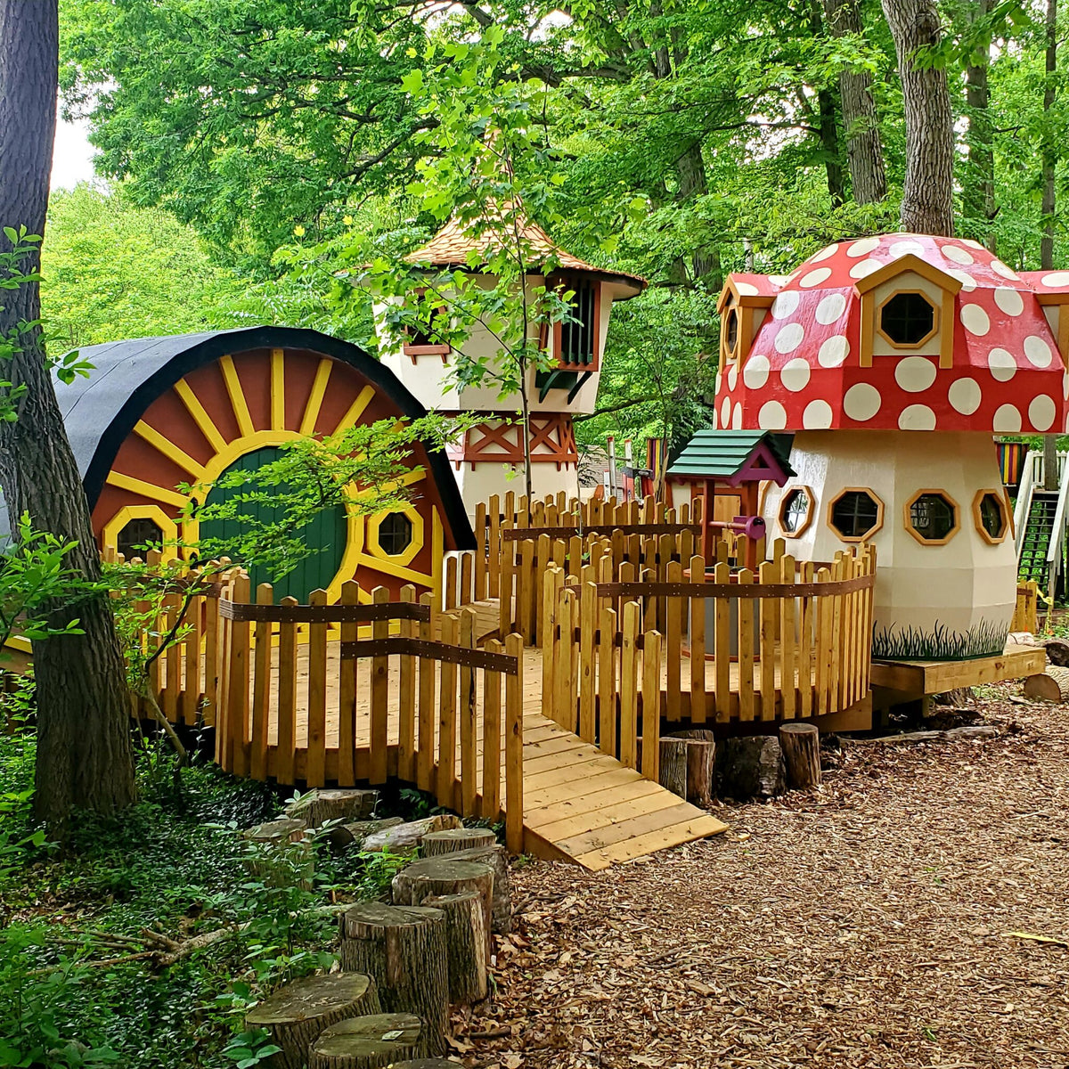 Treehouaw Once Upon A Treehouse - Treehouse World Park